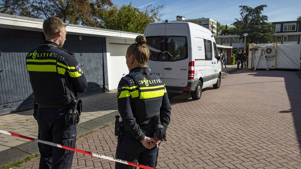 Police at Buitenveldert, Amsterdam-South, 18 Sep 19