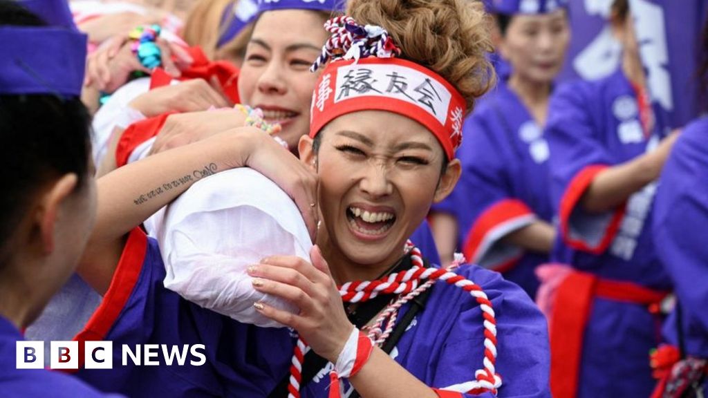 After 1,250 years women join Japan’s (nearly) naked festival
